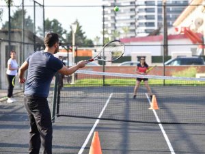 Konyaaltı’nda Ücretsiz Tenis Kortu
