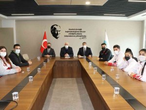 Manisa Büyükşehir Belediyesi Başarılı Sporcuları Ödüllendirdi