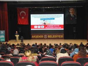 ‘Akşehir Okuyor Geleceğini Dokuyor’ Projesi Başladı