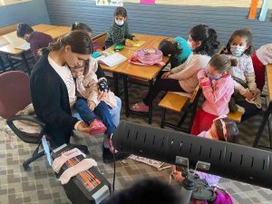 Kardelen Öğretmen Yürekleri Isıttı