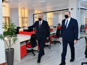 Aliyev, Azerbaycan Resmi Haber Ajansının Yeni Binasının Açılışını Yaptı