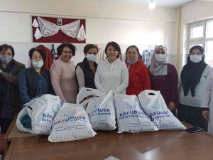 Umut Derneği’nden Kursiyerlere Kumaş Desteği