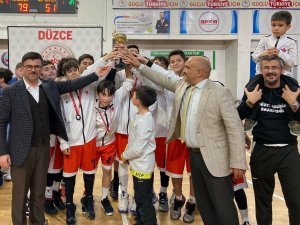 Basketbolda Şampiyon Toki̇ Mehmet Akif Ersoy Oldu