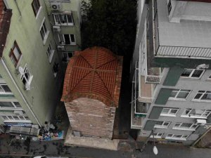 Tarihi Acıbadem Su Terazisi, Apartmanlar Arasında Varlığını Koruyor