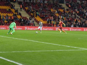 Galatasaray’ı Kupada Saf Dışı Bırakan Denizlispor 4 Gün İzne Ayrıldı