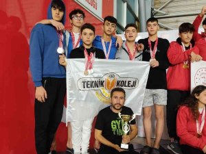 Osb Teknik Koleji, Yüzme Grup Müsabakalarına Katılacak