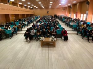 Nallıhan’da Öğrencilere Güvenli İnternet Semineri Verildi