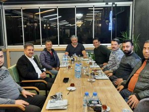 Milletvekili Fırat Gazetecilerle Bir Araya Geldi