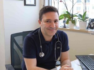 Profesörden Yılbaşı Uyarısı: "Delmicron Varyantı 2022’nin Kabus Gibi Geçmesine Yol Açabilir"