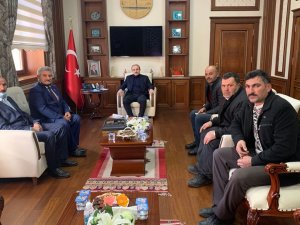 Vali Epcim’e Muhtarlardan Çift Şerit Yol Teşekkürü