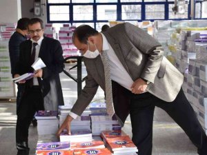Erzincan’da Yardımcı Kaynak Kitapların Dağıtımına Başlandı