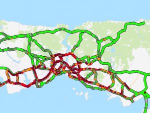 İ̇stanbul’da Trafik Durma Noktasına Geldi, Yoğunluk Yüzde 85’e Ulaştı
