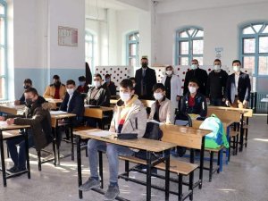 Kaymakam Çelik Okulları Denetlendi