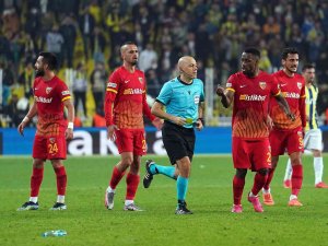 Kayserispor 3 Kez Kırmızı Kart Gördü