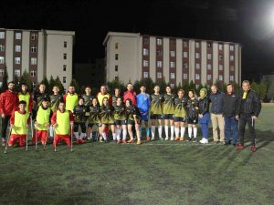 Kadın Futbol Takımı Ve Ampute Sporcular Kadına Şiddete ’Hayır’ Dedi