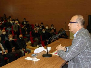 Spor Yorumcusu Domaç, İletişim Fakültesi Öğrencileriyle Buluştu