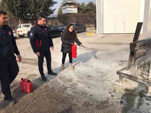 Elazığ’da Üniversite Öğrencilerine Yönelik Yangın Eğitimi Ve Tatbikatı