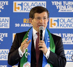 Davutoğlu Rize'de CHP Lideri Kılıçdaroğlu'na Yüklendi