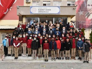 Vali Karadeniz, Salihli’de Kütüphane Açılışına Katıldı