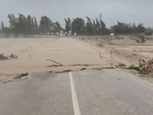 Boğaçay’ı Taştı, Kapatılan Köprünün Üzerinden Sular Aştı