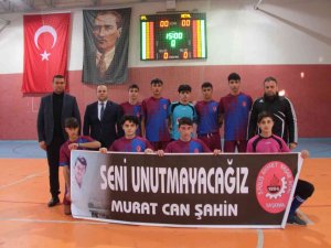 Hes Kanalına Düşüp Ölen Arkadaşlarını Andılar