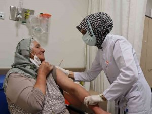 Kayseri Şehir Hastanesi’nde ’Turkovac’ Yoğunluğu