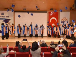 Hitit Anne Üniversitesi 3’üncü Dönem Mezunlarını Verdi