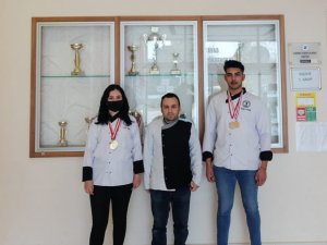 Paü’lü Öğrenciler Gastronomi Yarışmasından Ödülle Döndü