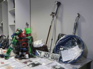 Hastanede Unutuldu: Elektrikli Süpürge, Plaka, Leğen, Ortez