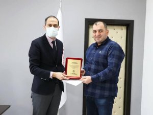 Sağlık Teşkilatına Plaket Ve Teşekkür Belgesi