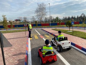 Jandarma Ekipleri Trafik Eğitimine Devam Ediyor