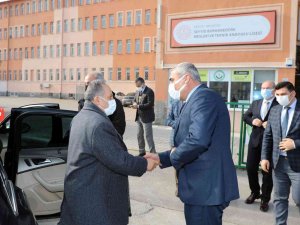 Başkan Yalçın Meslek Lisesi Öğrencileriyle Buluştu