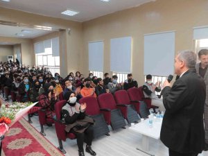 Beyazgül Öğrencilerle Bir Araya Geldi