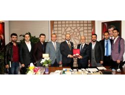 Genç İş Adamlarından Ak Parti’ye Ziyaret