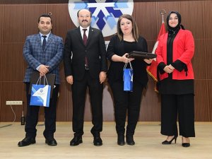 Etü’de Akademik Giysi Ve Ödül Töreni Düzenlendi