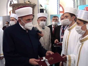 Hafızlık Eğitimini Tamamlayan 40 Öğrenci İçin İcazet Töreni