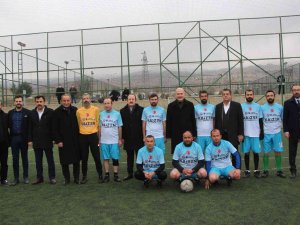 Bakan Soylu, Maçın Başlama Vuruşunu Yaptı