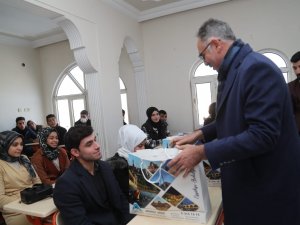 Eyyübiye’de Öğrencilere Eğitim Seti