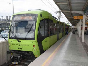 Bursa’da Öğrenciler 2022’ye İndirimli Ulaşımla Başladı