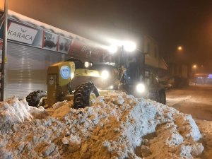 Çaldıran’da Karla Mücadele Çalışmaları Sürüyor