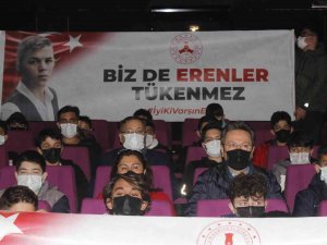 Giresun’da Eren İsimli 45 Öğrenci ‘Kesişme; İ̇yi Ki Varsın Eren’ Filmini Birlikte İzledi