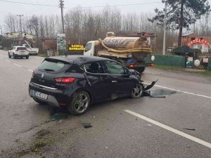 Terme’de Trafik Kazası: 1 Yaralı