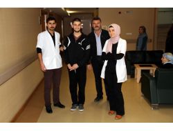 7 Kattan Asansör Boşluğuna Düşen Genç Yürümeye Başladı