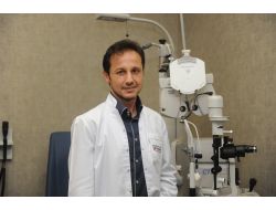 Gözleri Kaşımak Ve Ovuşturmak Keratokonusu Tetikliyor