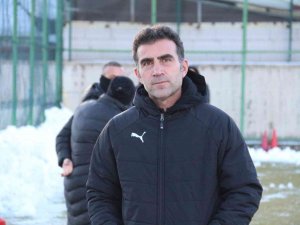 Sivas Belediyespor’da Teknik Direktör Yusuf Tokuş İlk İdmanına Çıktı