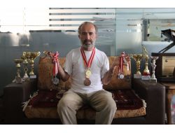 Ali Turan Ödüle Doymuyor