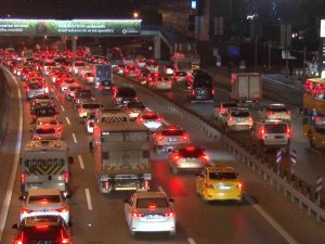 Yılın İlk İş Gününde Trafik Yoğunluğu Yüzde 50’yi Gördü