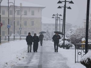 Sivas’ta 267 Köy Yolu Kapandı, Çalışmalar Sürüyor