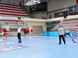 A Milli Hentbol Takımı, Belçika Maçı Hazırlıklarını Sürdürüyor