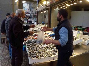 Gürcistan’dan Beklenen Hamsi De Gelmeyince Tezgâhlar İstavrite Kaldı